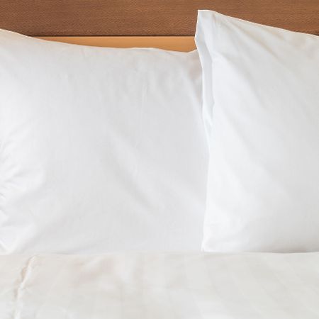 Holiday Inn Oakville Centre By Ihg Экстерьер фото