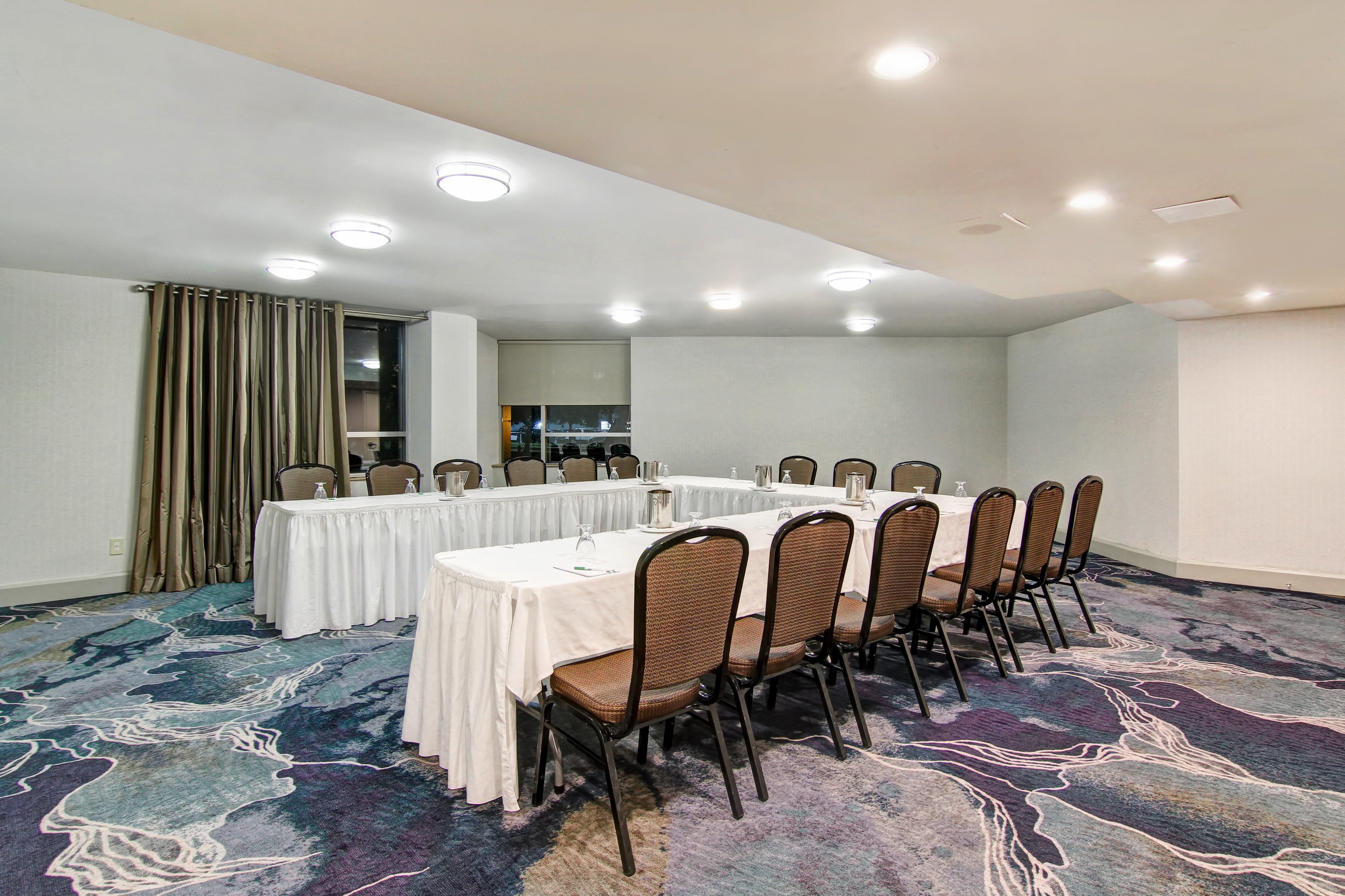 Holiday Inn Oakville Centre By Ihg Экстерьер фото