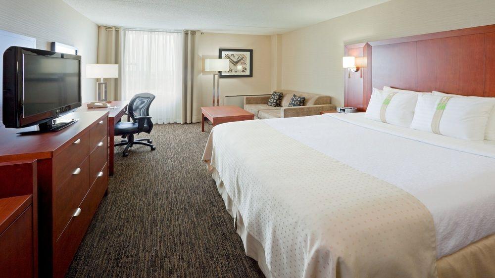 Holiday Inn Oakville Centre By Ihg Экстерьер фото