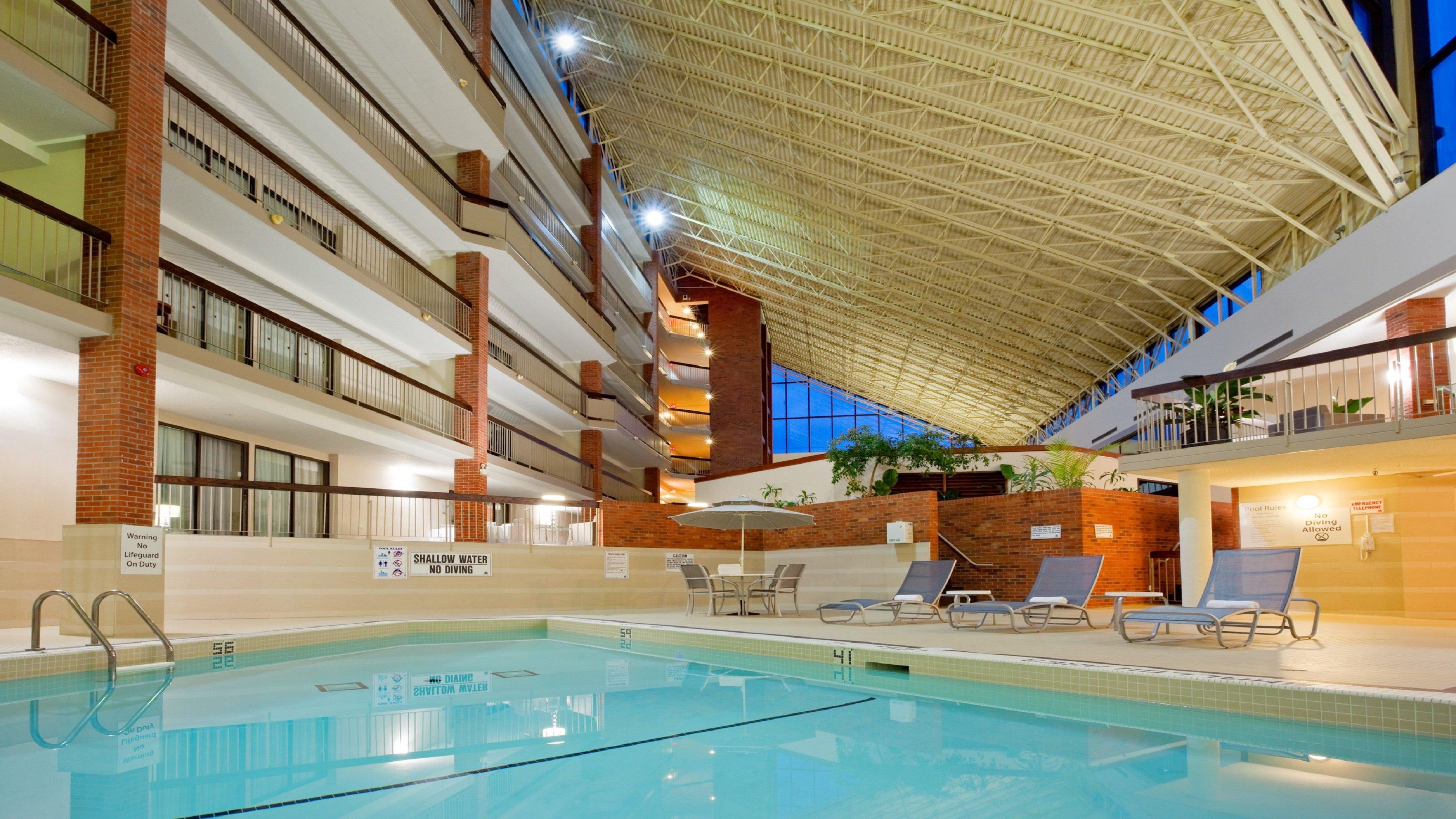 Holiday Inn Oakville Centre By Ihg Экстерьер фото