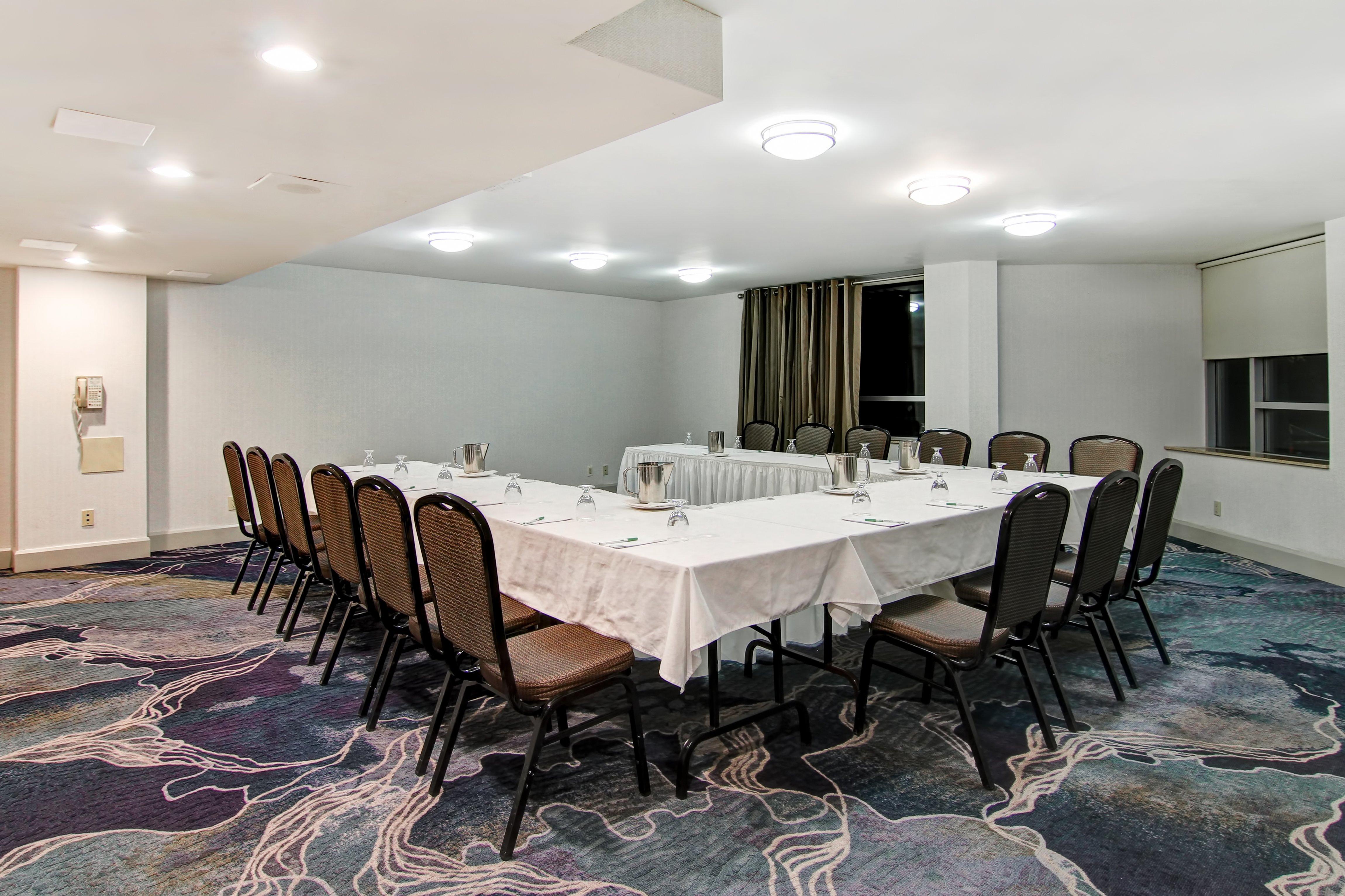Holiday Inn Oakville Centre By Ihg Экстерьер фото
