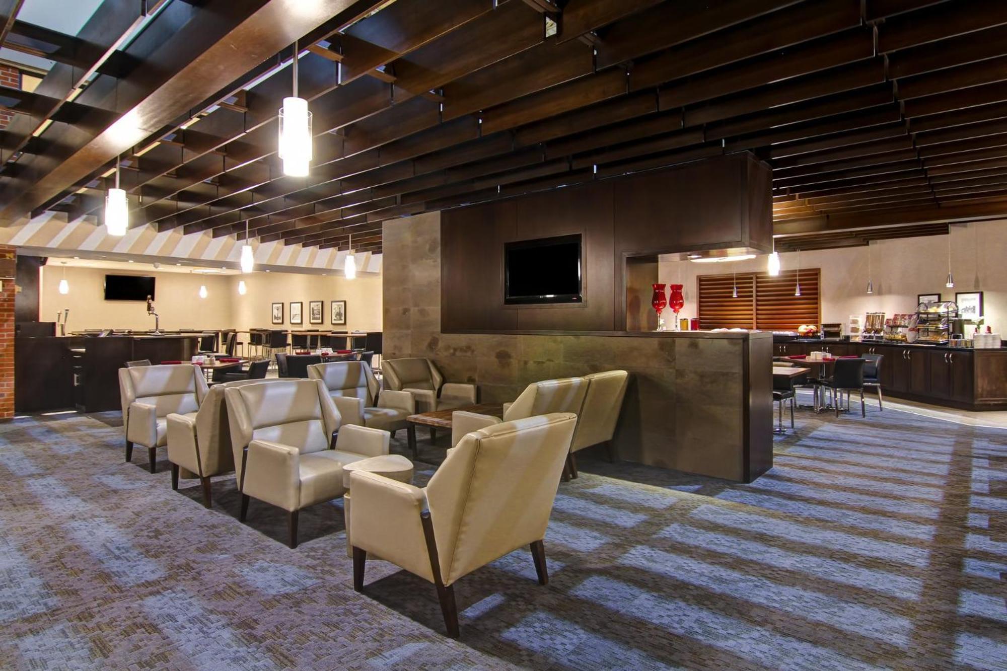 Holiday Inn Oakville Centre By Ihg Экстерьер фото