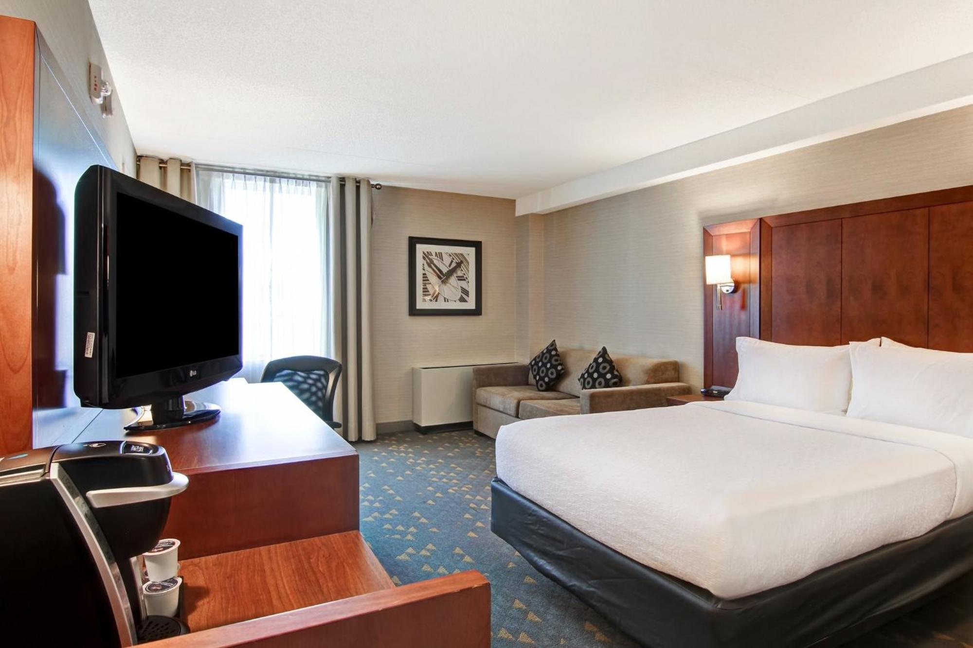 Holiday Inn Oakville Centre By Ihg Экстерьер фото