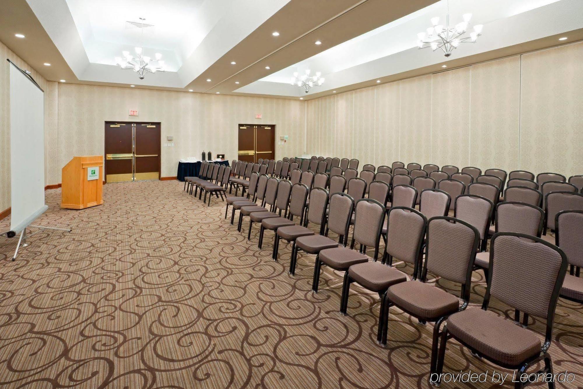 Holiday Inn Oakville Centre By Ihg Удобства фото