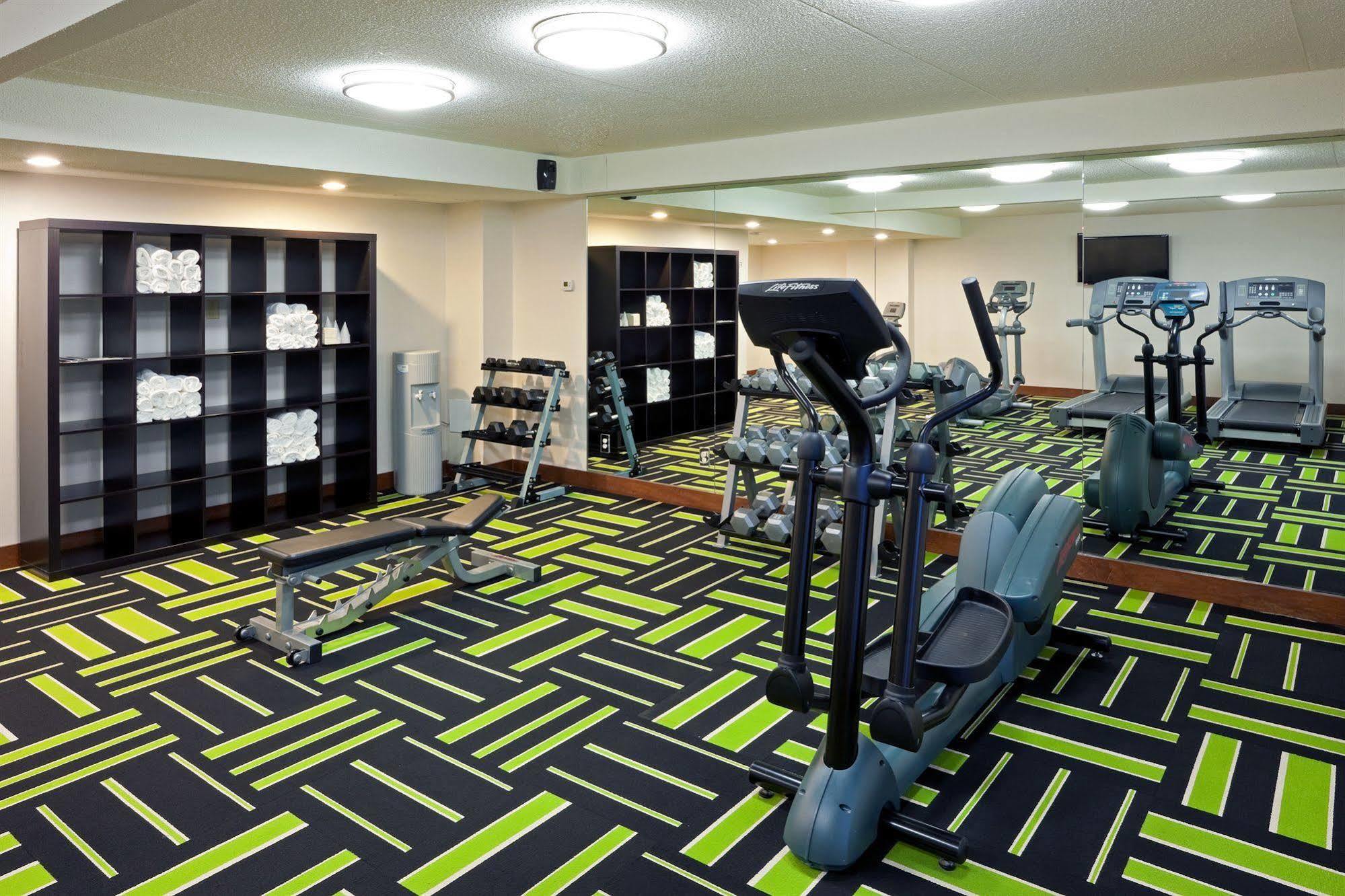 Holiday Inn Oakville Centre By Ihg Экстерьер фото